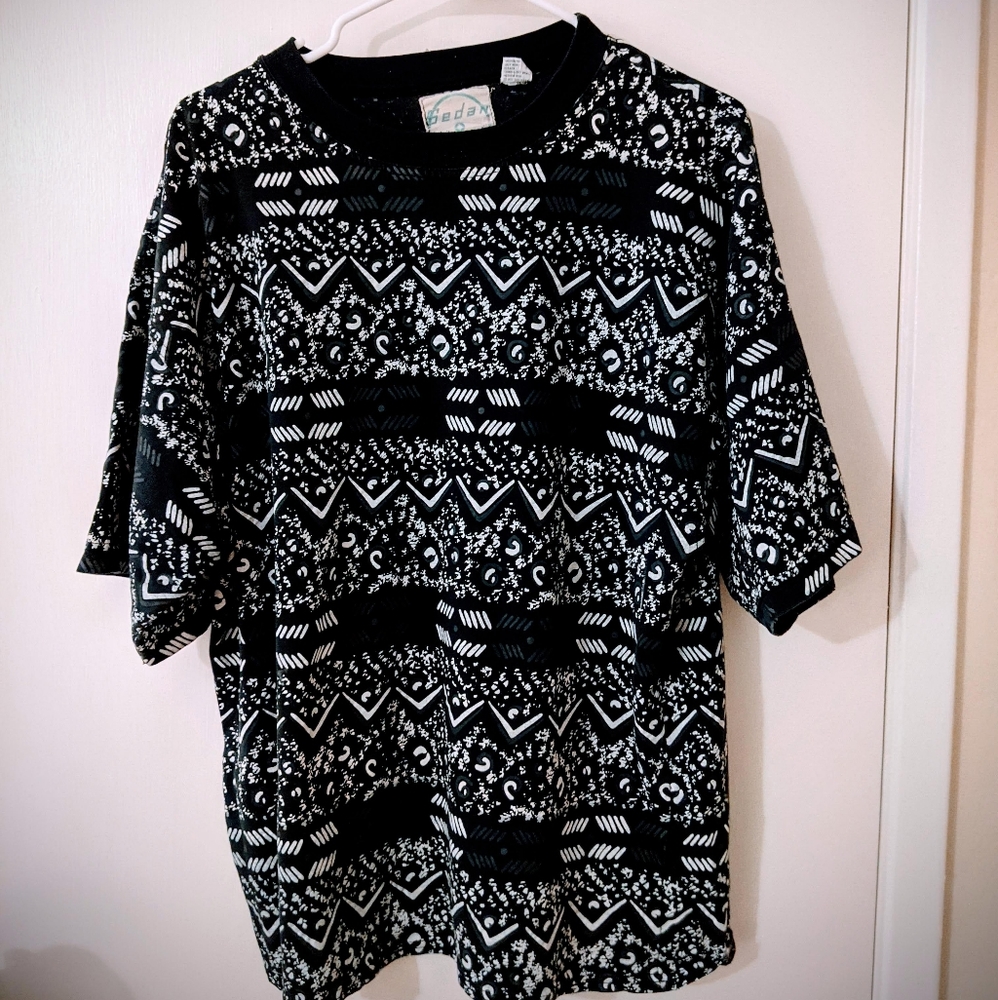 VINTAGE 90s T-Shirt
